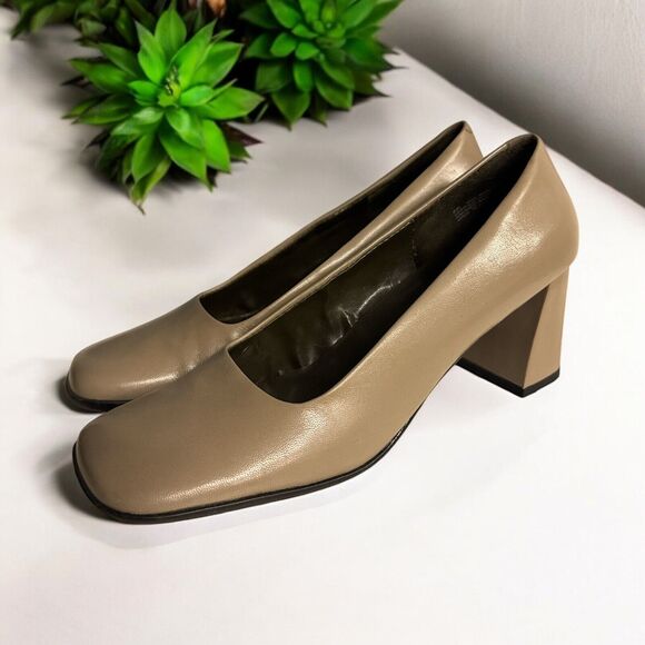 Aerosoles Women's Size 8 Taupe Tan Square Toe Block Heels Shoes Vintage Y2K - Picture 1 of 9